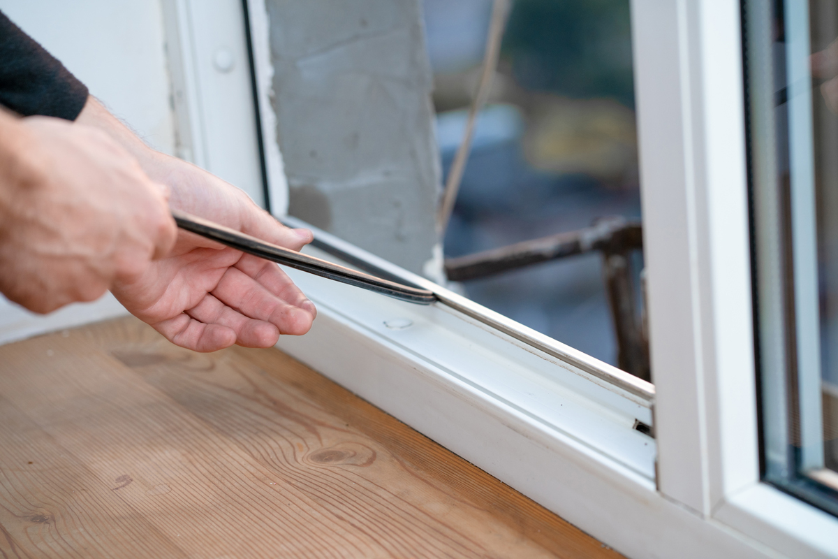 Kondenswasser am Fenster: Hier sollten Sie vorsichtig sein - Achtung  Schimmelbildung